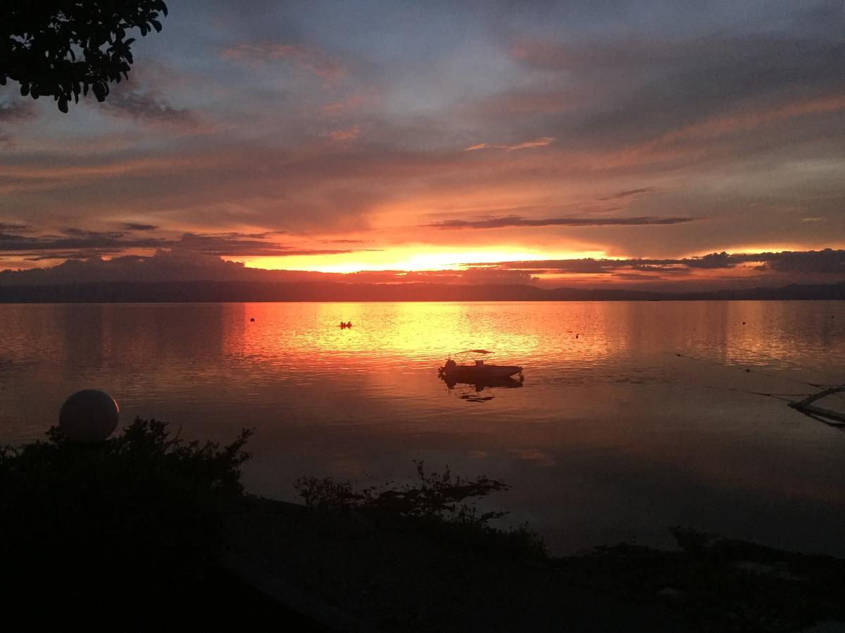 Cabilao Sunset Dive & Beach Resort Loon ภายนอก รูปภาพ