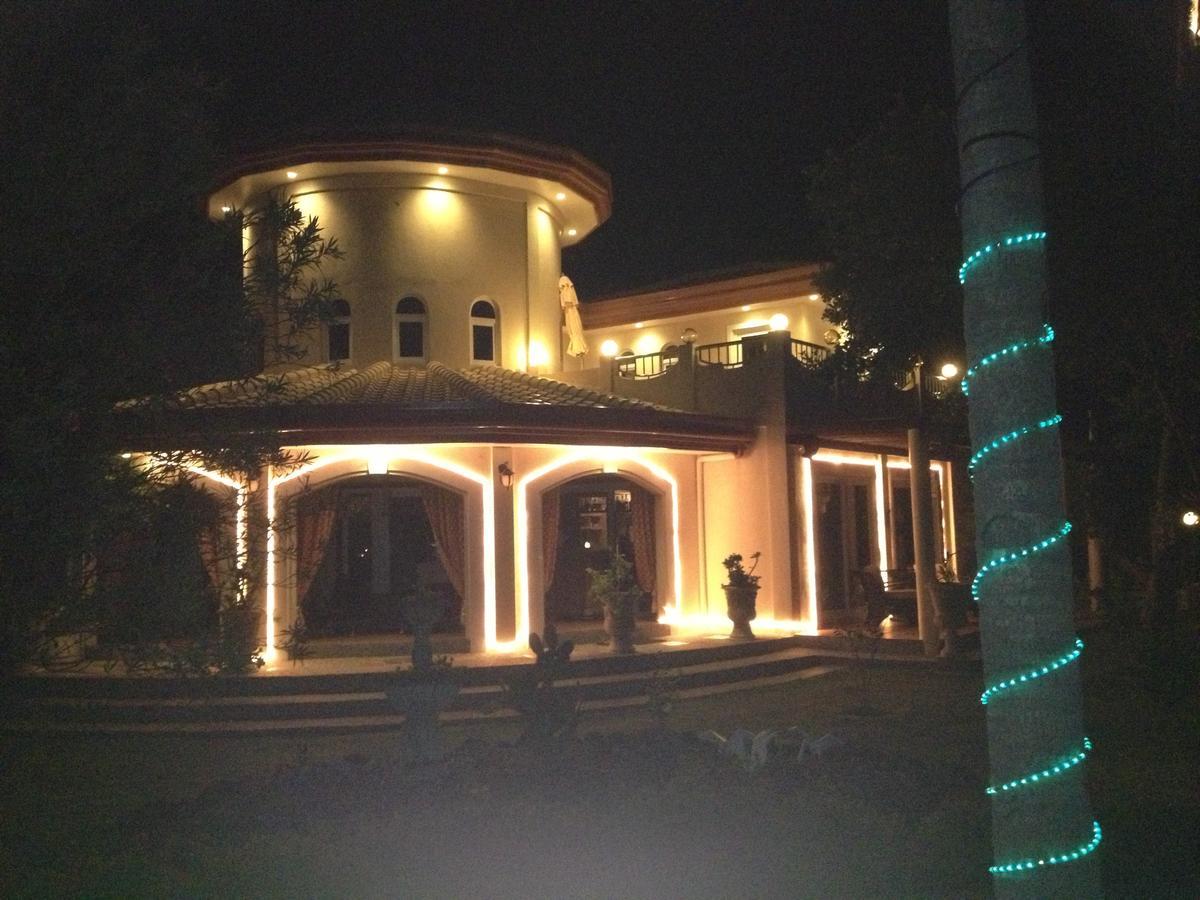 Cabilao Sunset Dive & Beach Resort Loon ภายนอก รูปภาพ