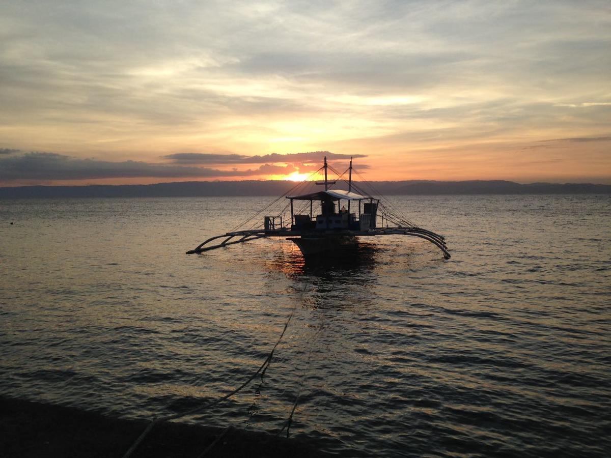Cabilao Sunset Dive & Beach Resort Loon ภายนอก รูปภาพ